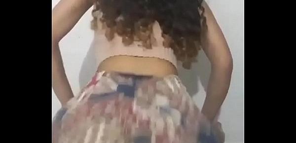  Latina twerking her ass